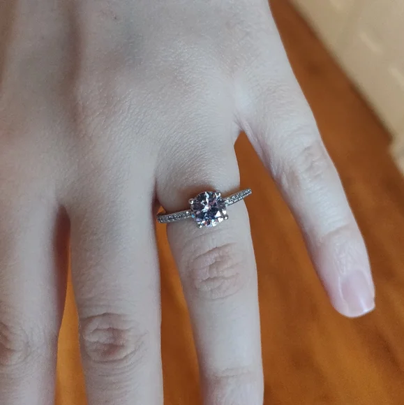 Circular solitaire ring - Picture 3 of 4